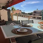 Appartement Peaceful La Pinede For Couple