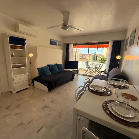 Peaceful La Pinede For Couple אנטיב